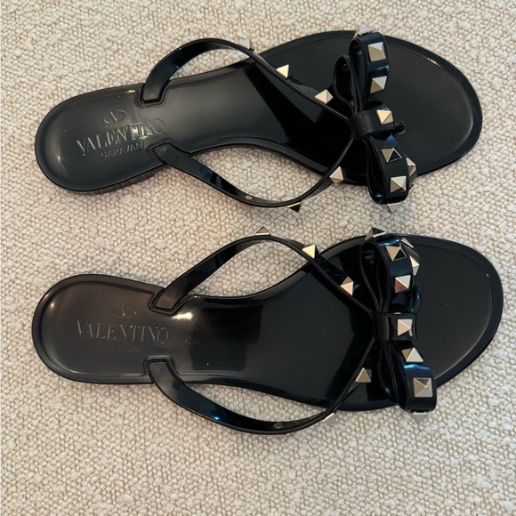Valentino Rock Stud Black Flip Flops size 38 - Picture 3 of 8